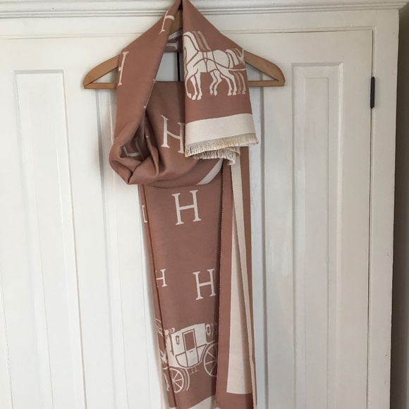 EQUESTRIAN CASHMERE SHAWL/WRAP NWOT - Picture 7 of 9